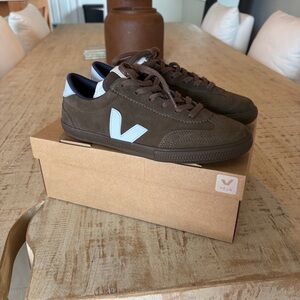 Veja Volley Sneaker